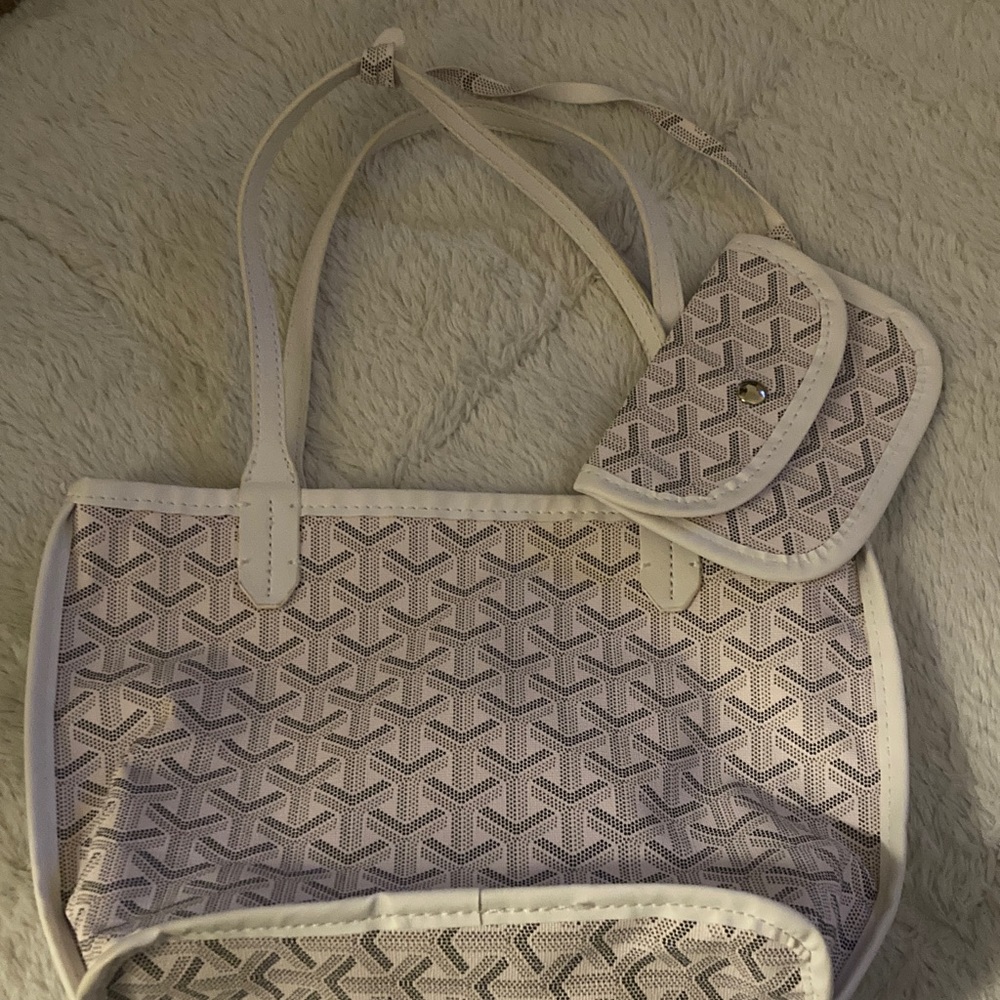 Stylish Cream Patterned Tote Bag with Matching Pouch